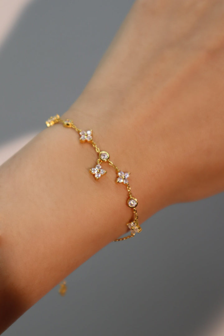 Gold Leaf Cluster Bracelet