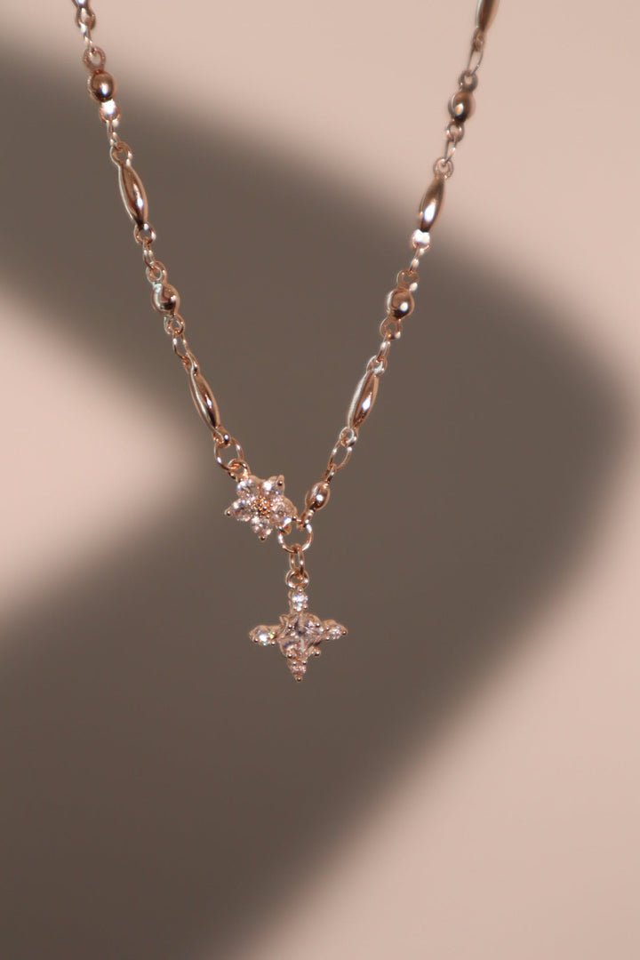 Rose Gold Flower Diamond Clover Necklace