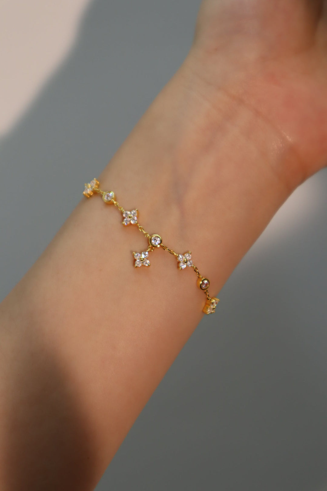 Gold Leaf Cluster Bracelet