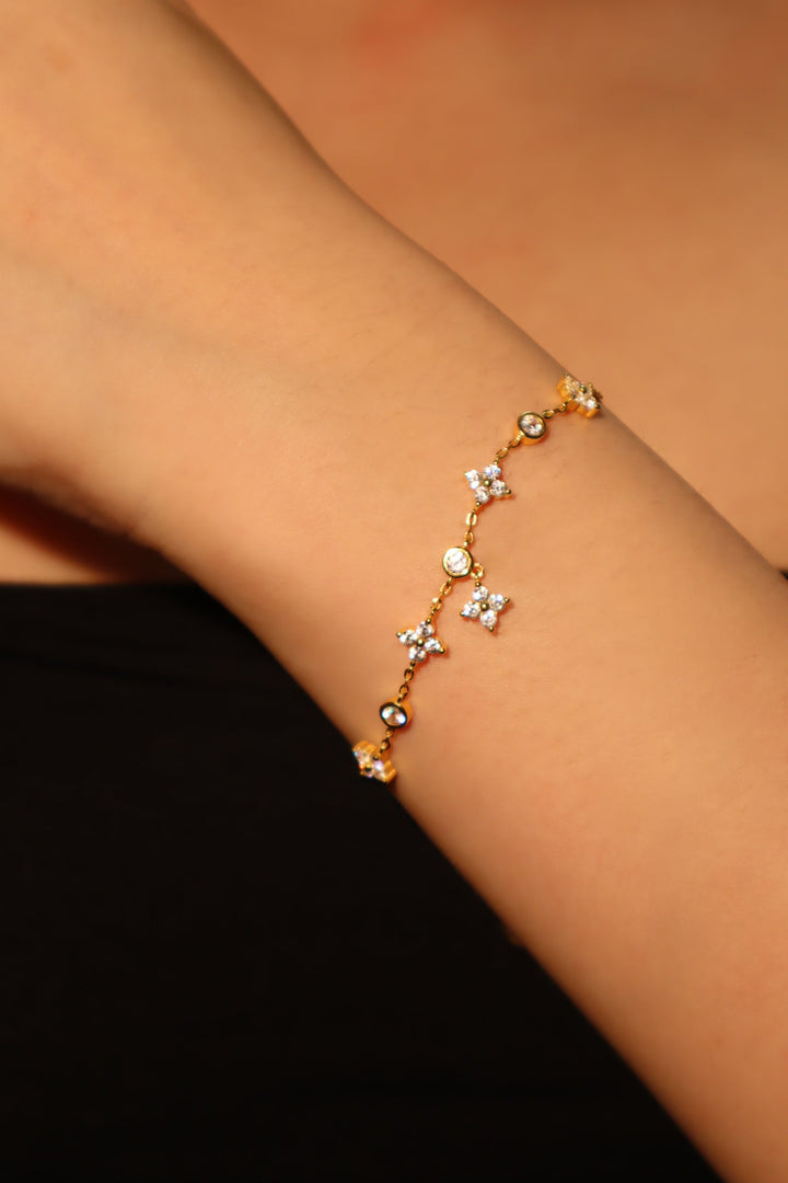 Gold Leaf Cluster Bracelet