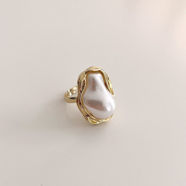 Rosa Pearl Ring
