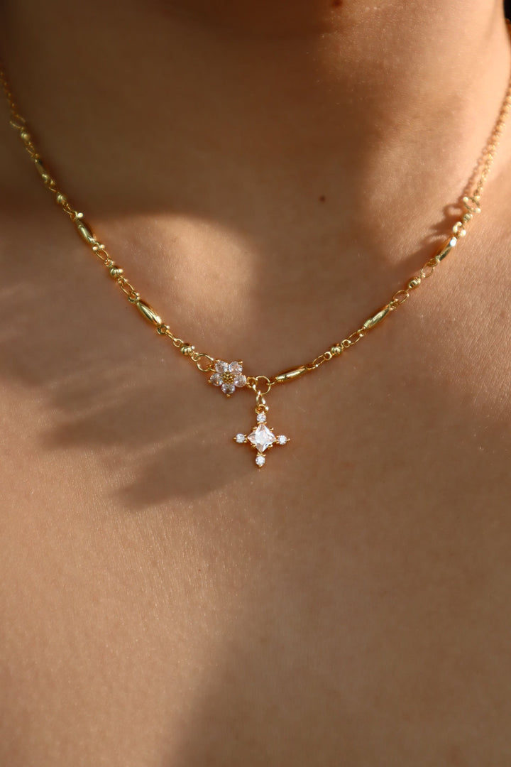 Gold Flower Diamond Clover Necklace